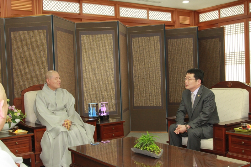 2013.05.03_백승주 국방부 차관 예방